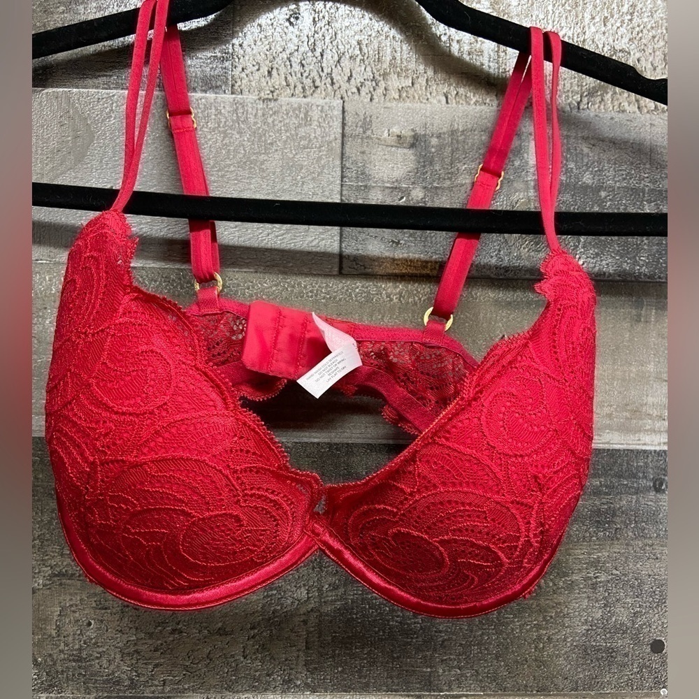 Victoria's Secret Very Sexy Push up bra 34D
